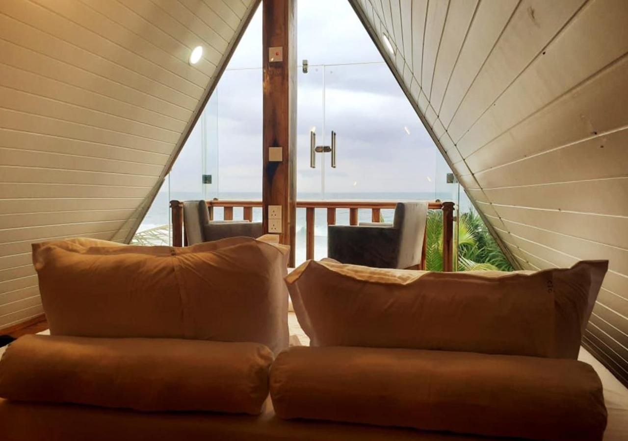 Sri Lanka Beach House Hotel Rathgama Exterior photo
