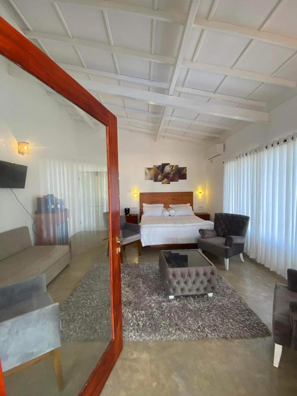 Sri Lanka Beach House Hotel Rathgama Exterior photo