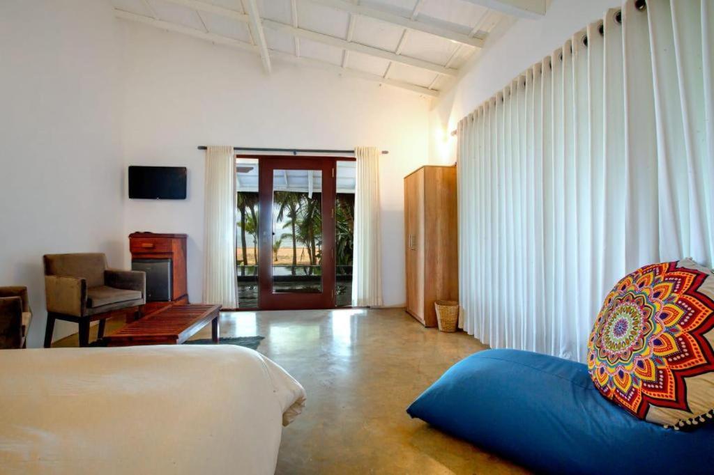 Sri Lanka Beach House Hotel Rathgama Exterior photo