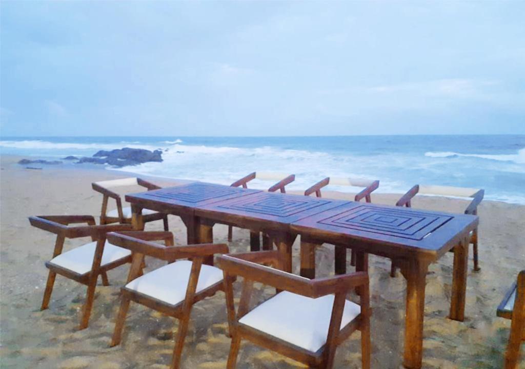 Sri Lanka Beach House Hotel Rathgama Exterior photo