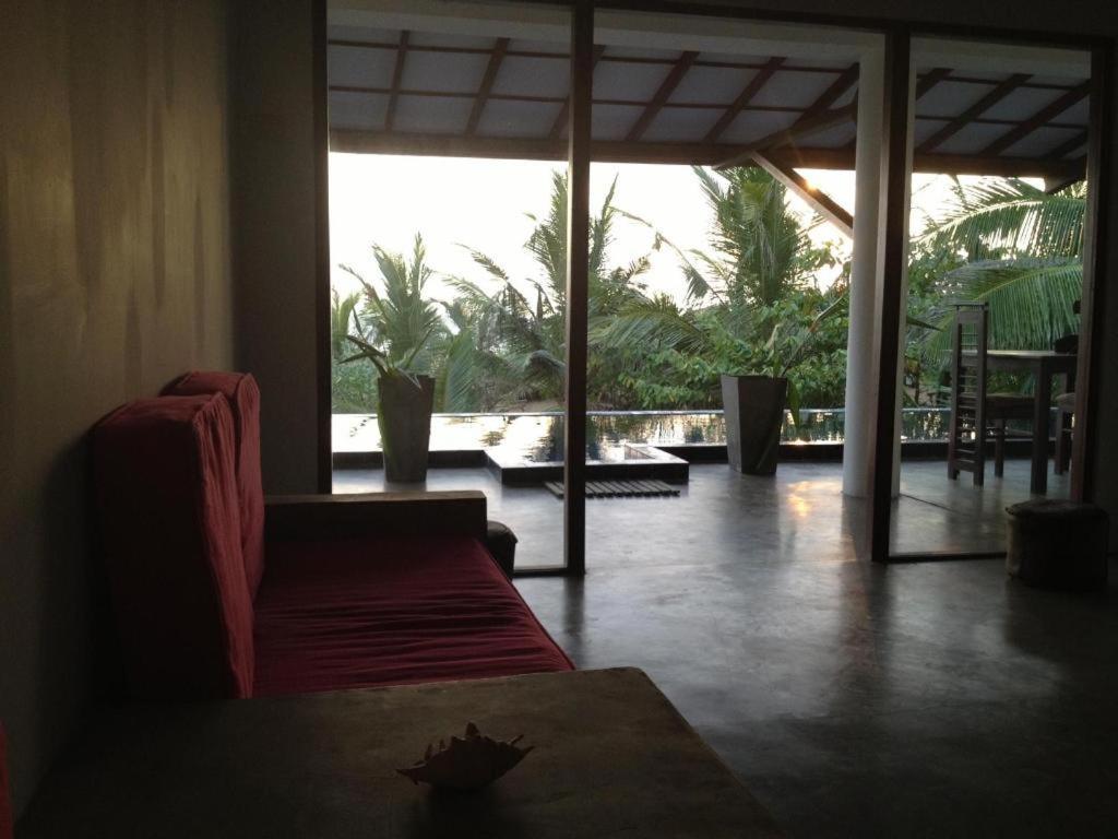 Sri Lanka Beach House Hotel Rathgama Exterior photo
