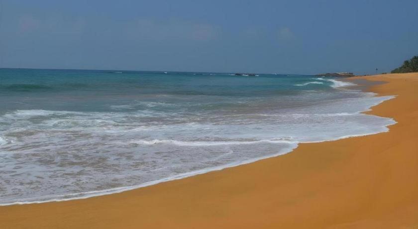 Sri Lanka Beach House Hotel Rathgama Exterior photo